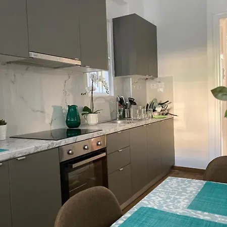Apartment Great With Terrace In